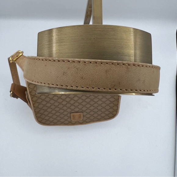 Celine Triomphe
Vintage Monogram Crossbody Bag - Picture 5 of 10
